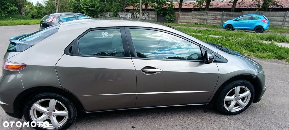 Honda Civic 1.8 Comfort - 21