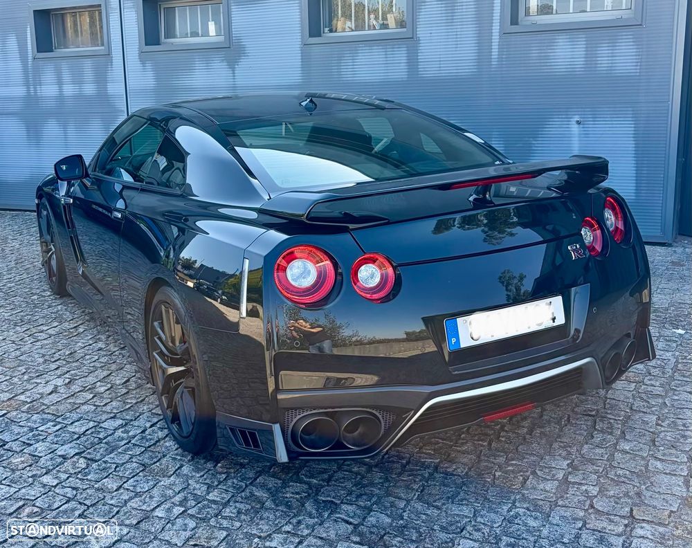 Nissan GT-R 3.8 V6 Black Edition - 4
