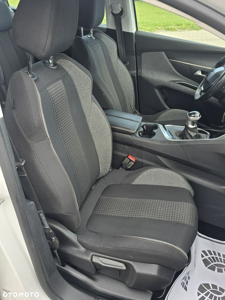 Peugeot 5008 - 24