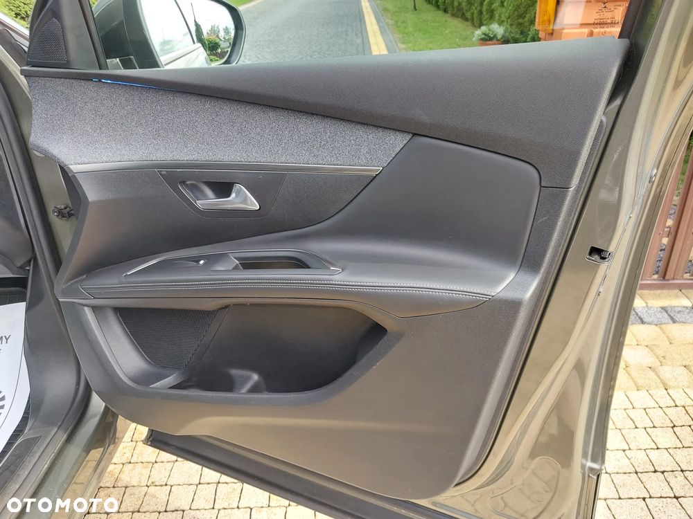 Peugeot 5008 BlueHDi 150 Allure - 25