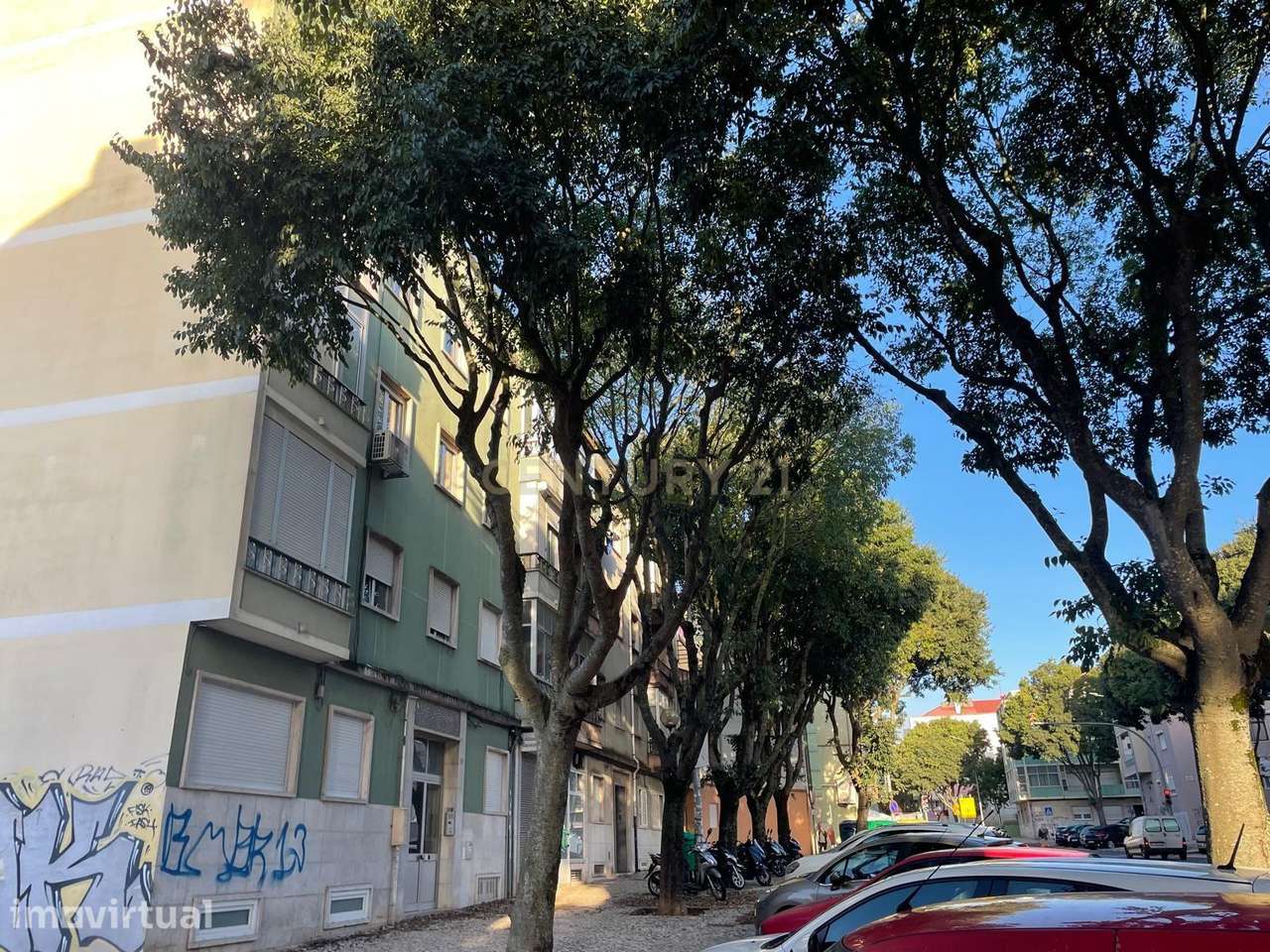 TERRENO PARA CONSTRUÇÃO JUNTO AO METRO DA AMADORA - Grande imagem: 3/9