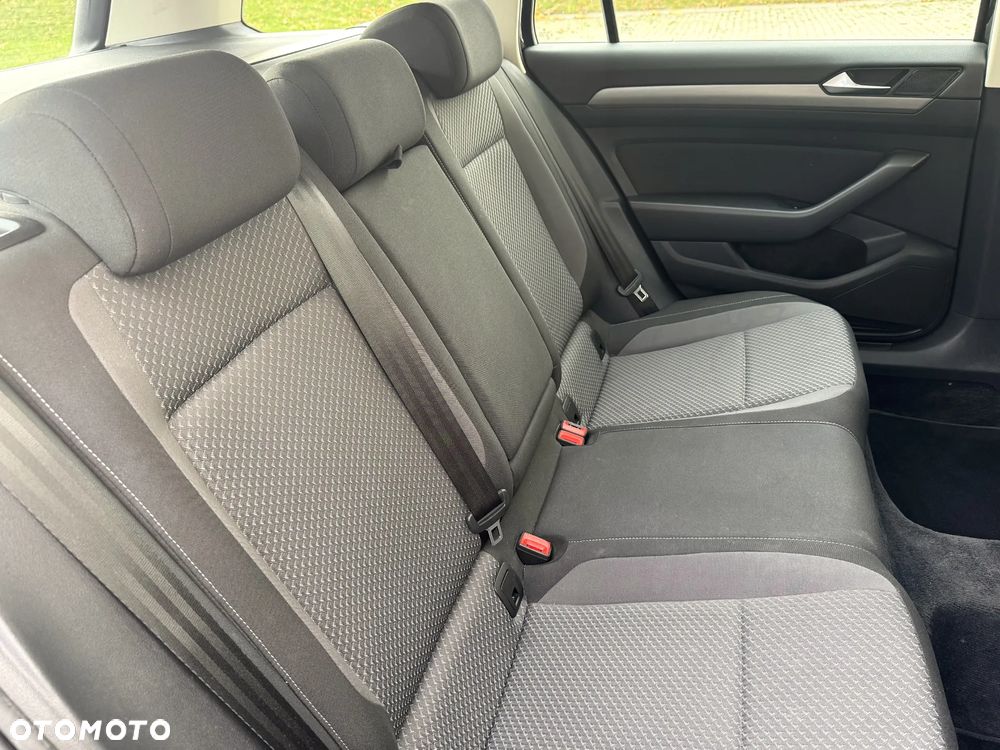 Volkswagen Passat Variant 1.4 TSI (BlueMotion Technology) Trendline - 14