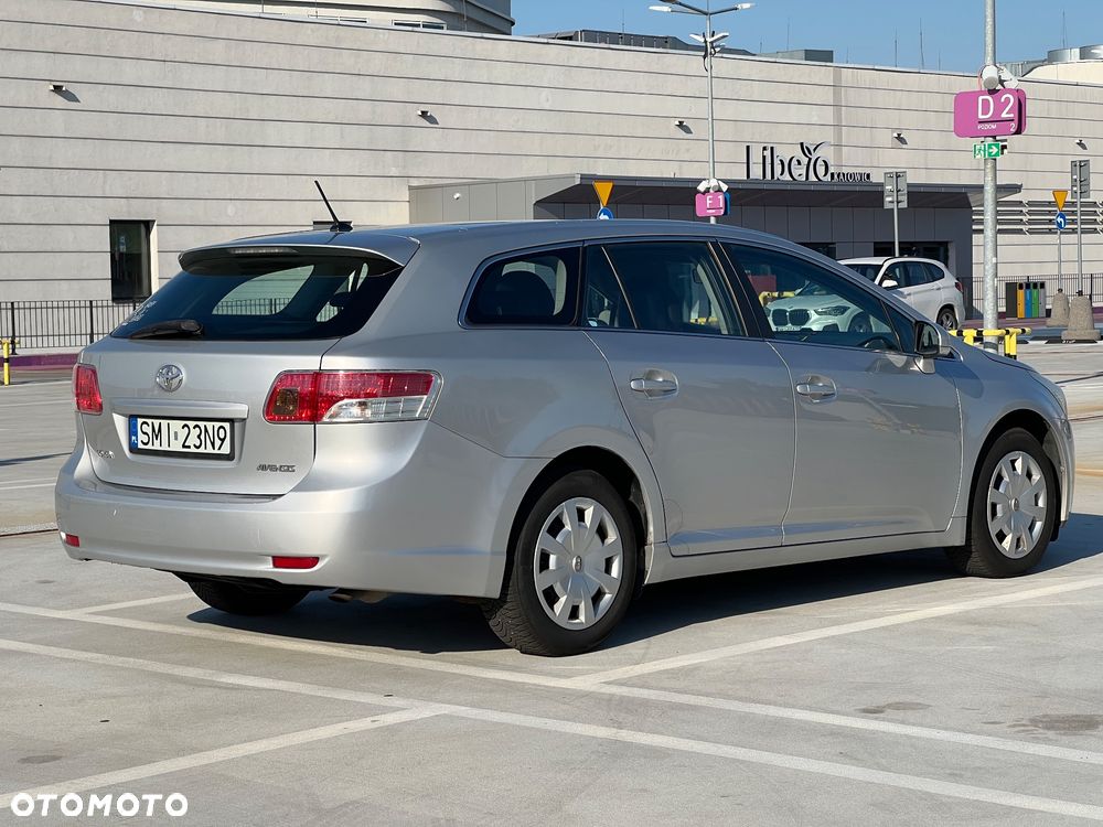 Toyota Avensis - 5