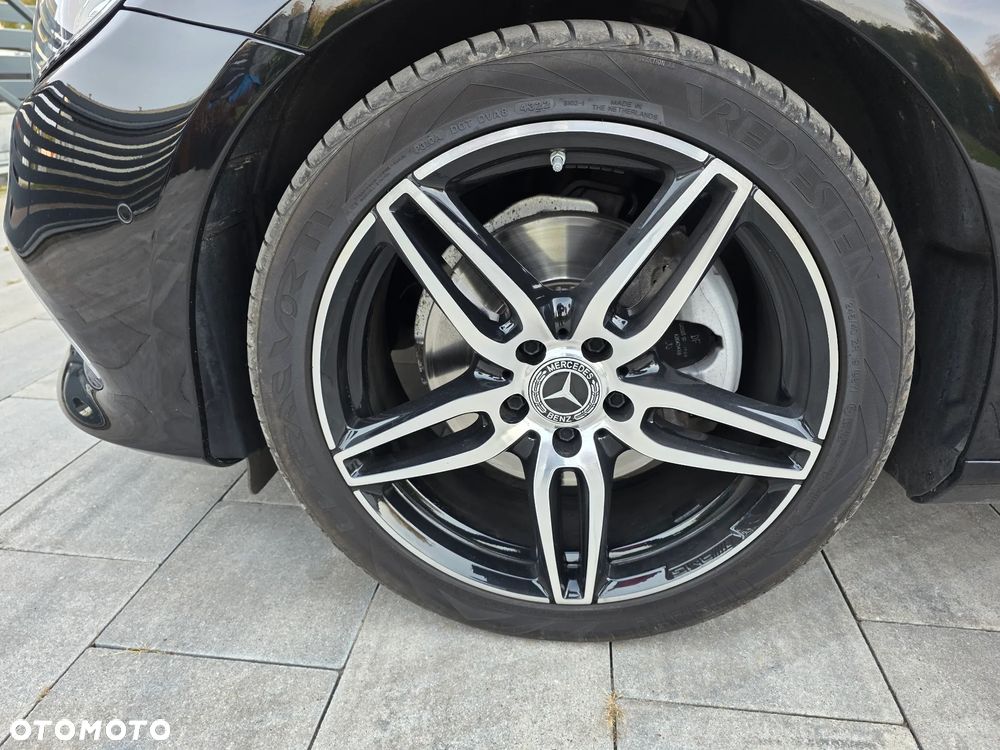 Mercedes-Benz Klasa E 220 d 4-Matic 9G-TRONIC - 9
