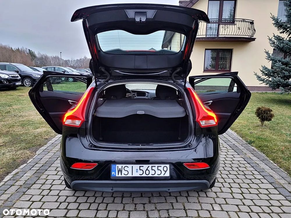 Volvo V40 T2 Momentum - 8