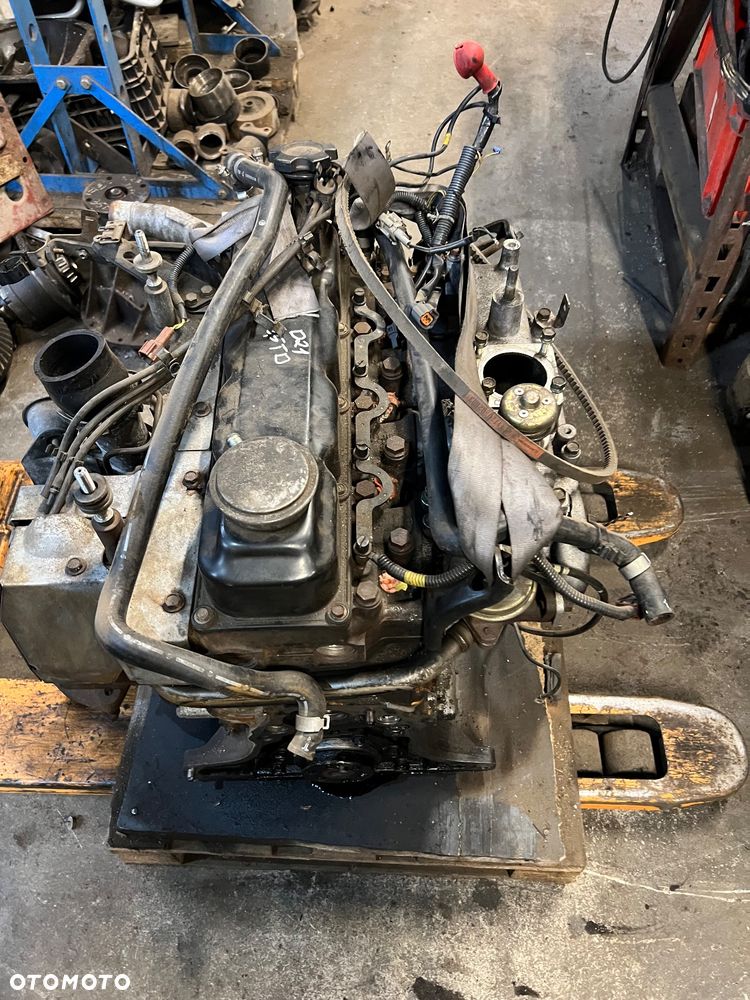 Silnik bez układu paliwowego Nissan Navara d21 d22 2.5td - 1