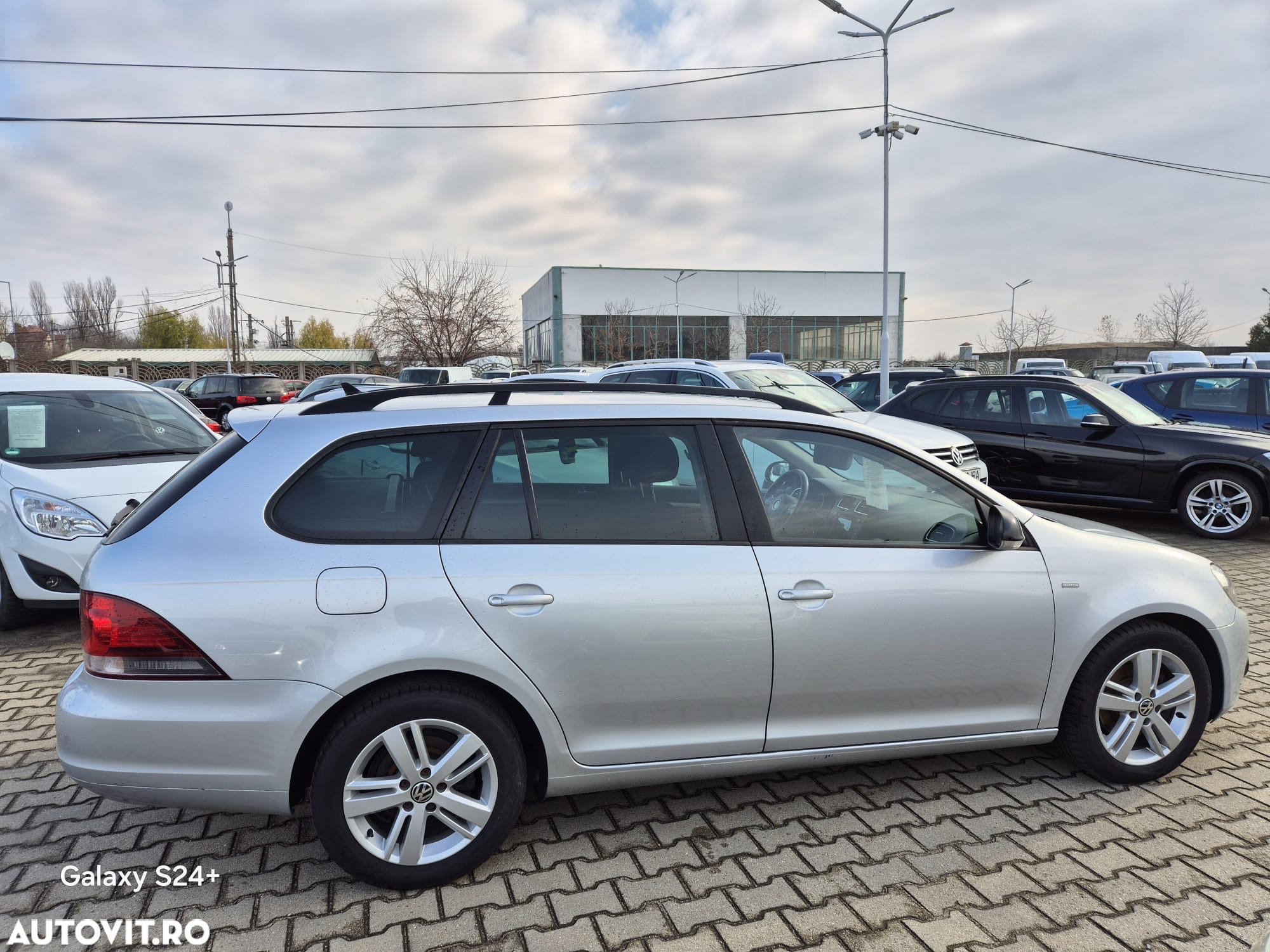 Volkswagen Golf 1.6 TDI DPF MATCH - 9