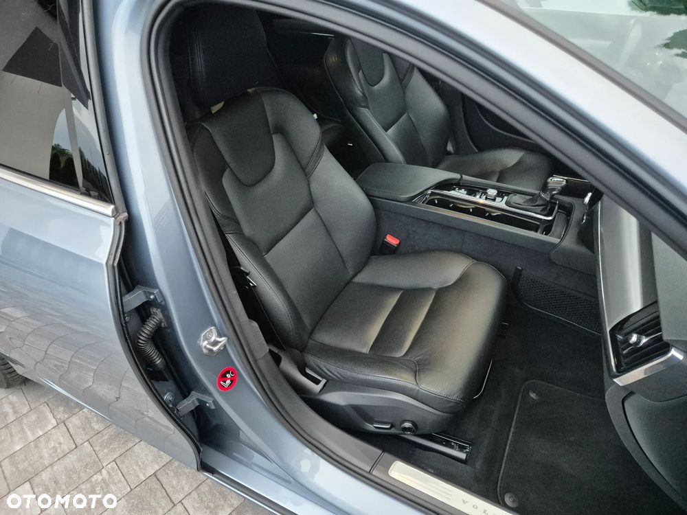 Volvo V90 D4 Geartronic Momentum - 32