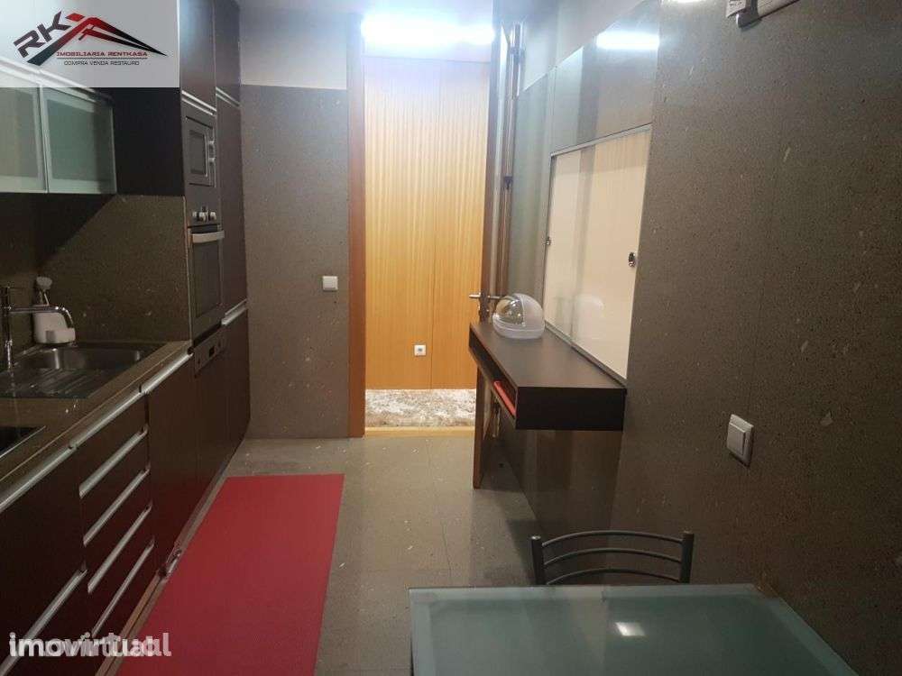 T2 de Luxo mobilado e equipado ao Continente - Grande imagem: 4/19