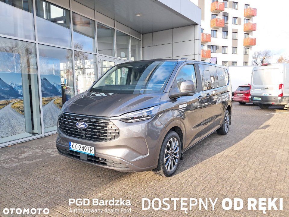 Ford Tourneo Custom - 1