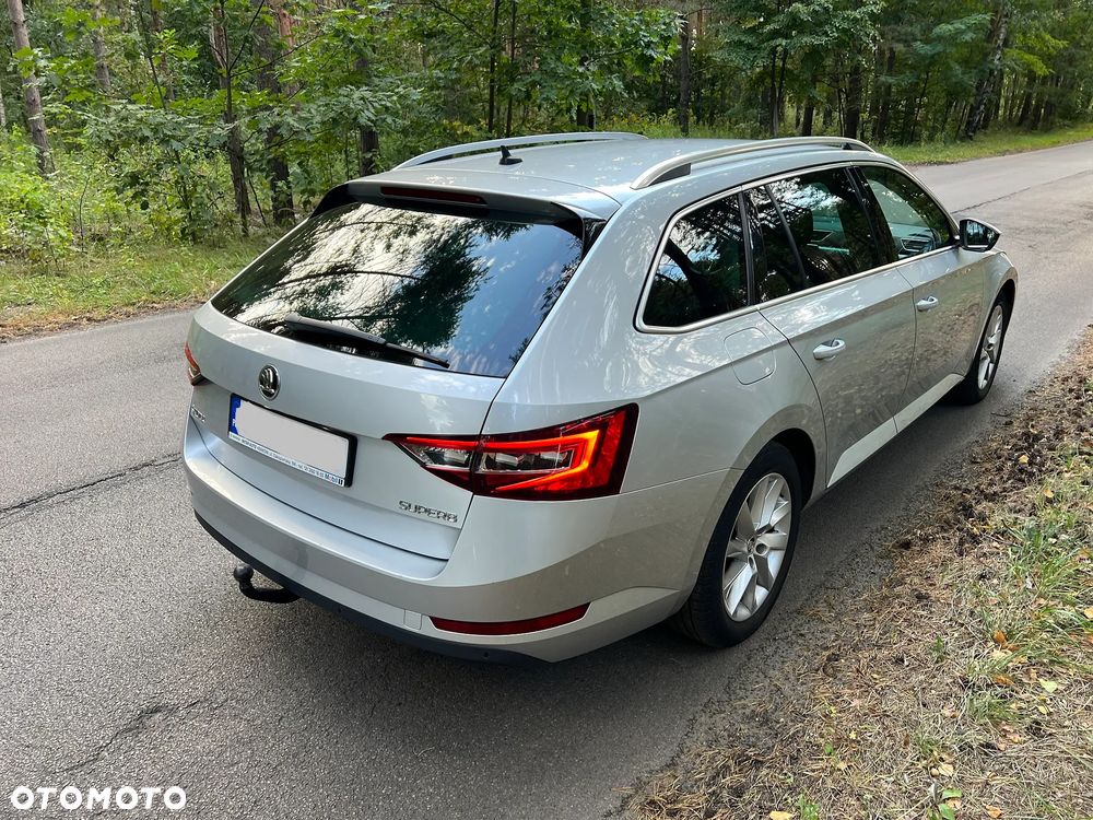 Skoda Superb 2.0 TDI Ambition - 4