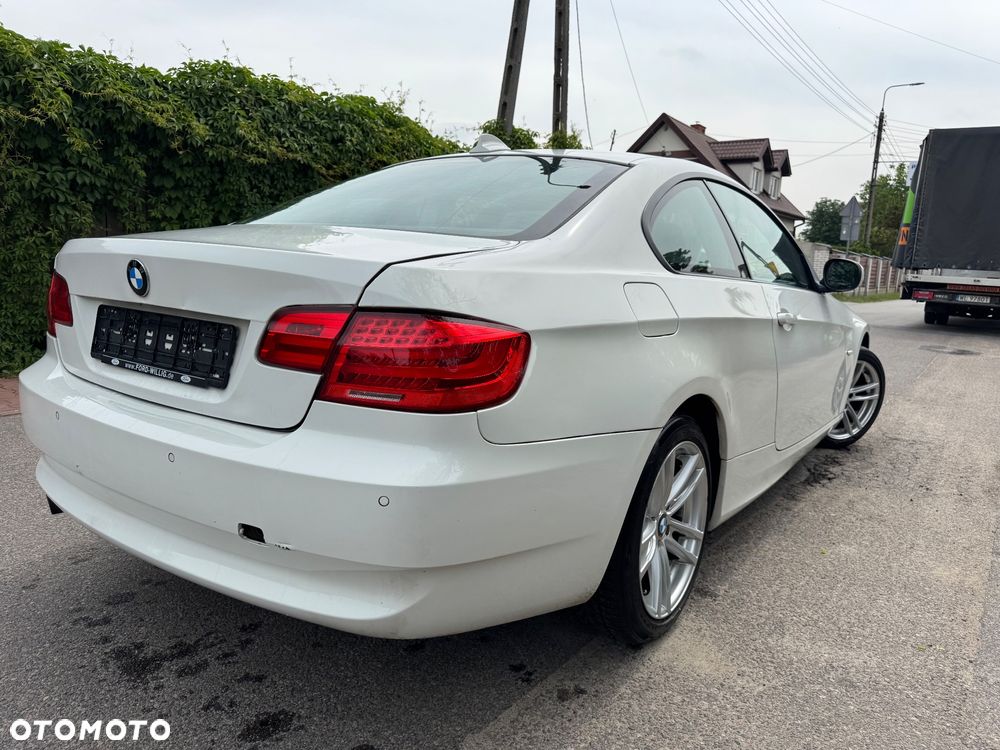 BMW Seria 3 320i M Sport Edition - 4