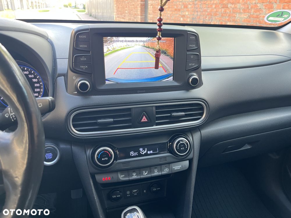 Hyundai Kona - 32
