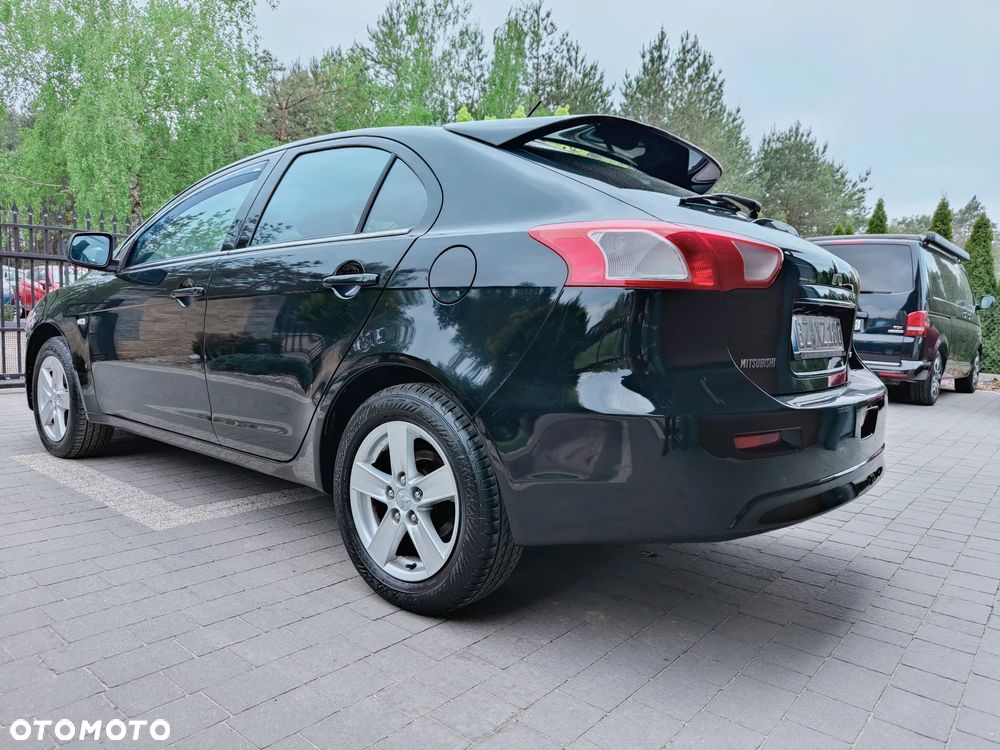 Mitsubishi Lancer 1.8 Intense - 22