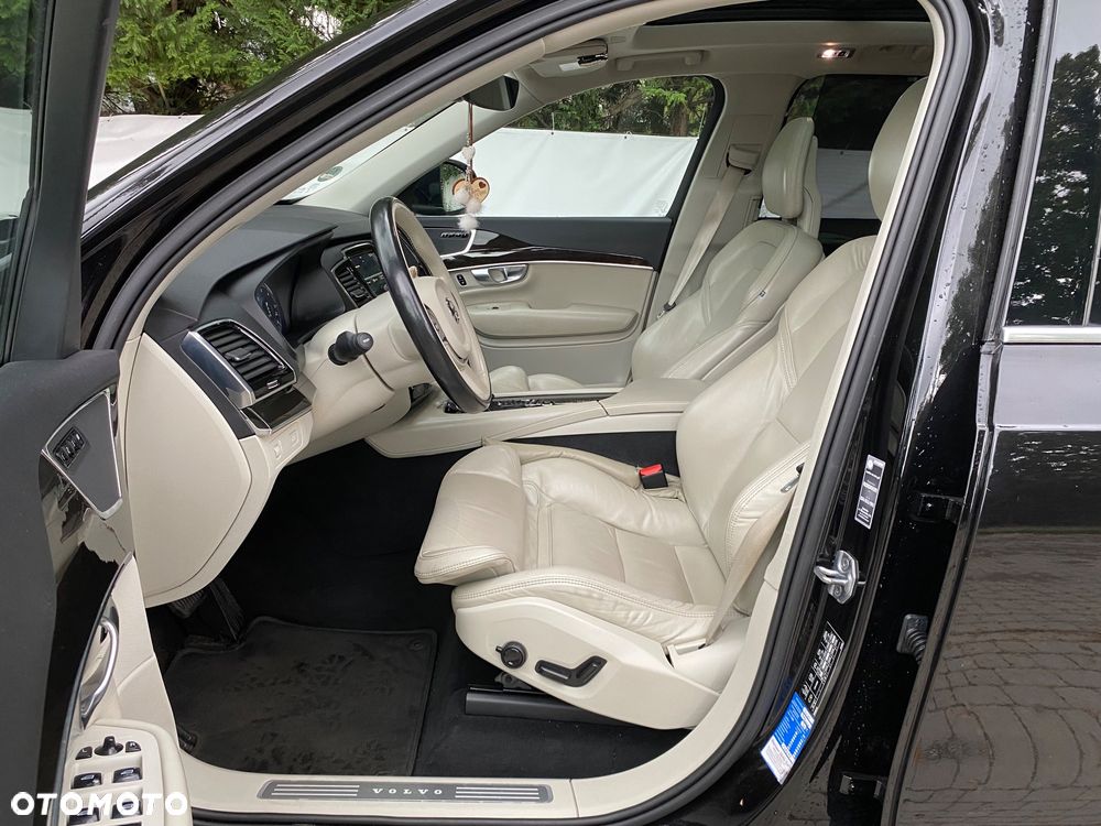 Volvo XC 90 D5 AWD Geartronic Inscription - 32