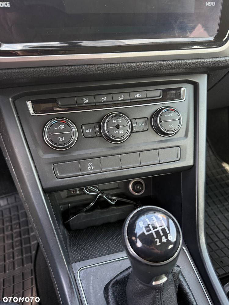 Volkswagen Touran - 18