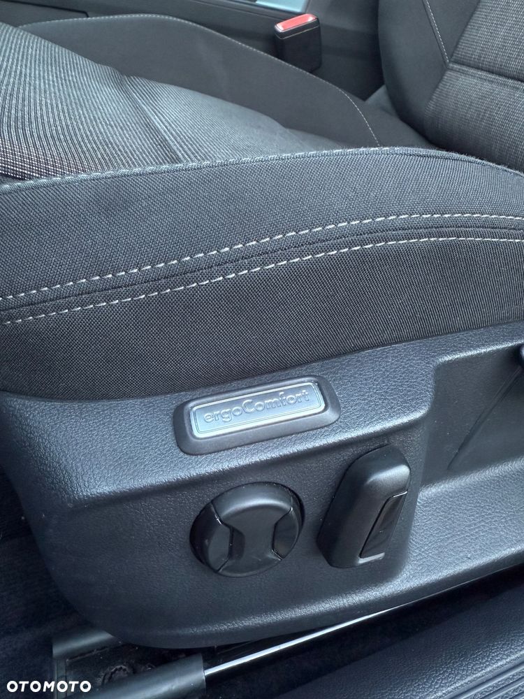 Volkswagen Passat 2.0 TDI SCR Comfortline DSG - 17