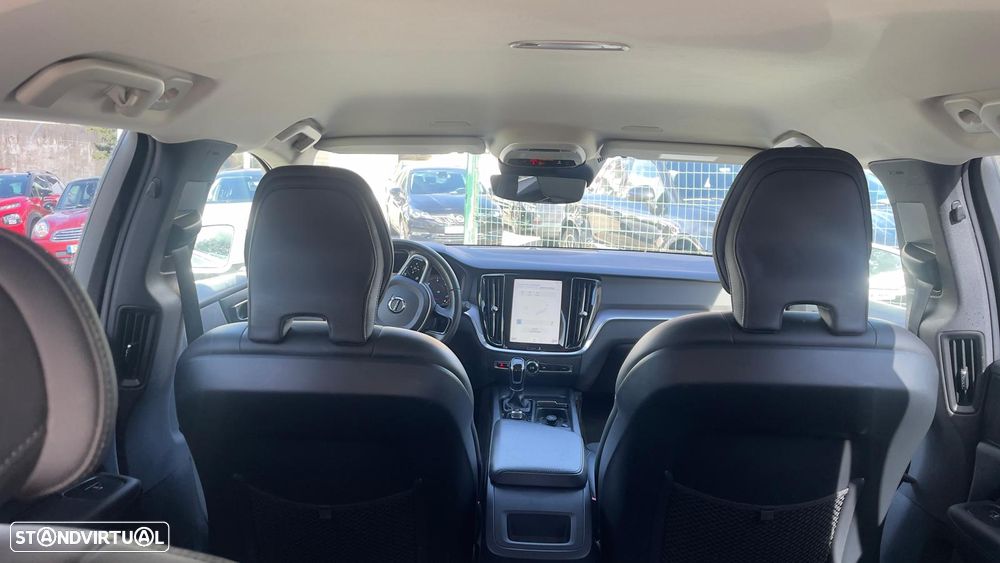 Volvo V60 D3 Momentum Pro - 13