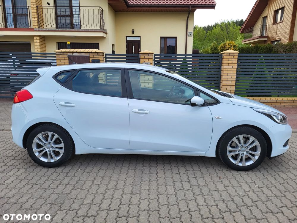 Kia Ceed - 10