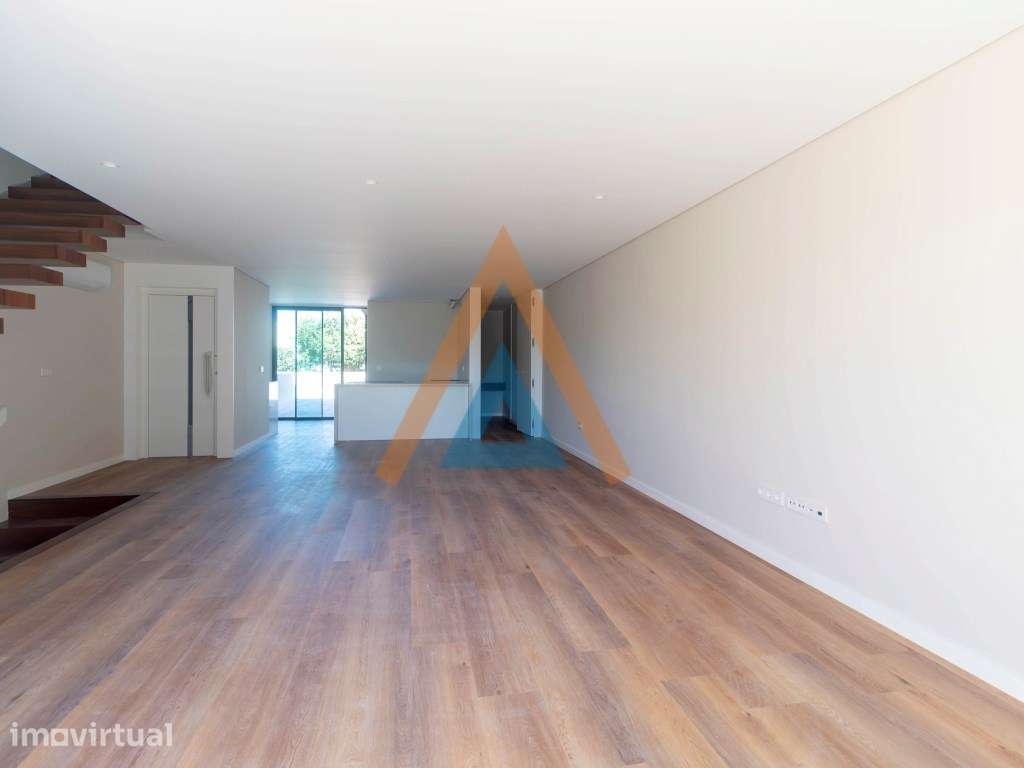 Moradia T3 Duplex - São Félix da Marinha - V. N. Gaia - Grande imagem: 5/60