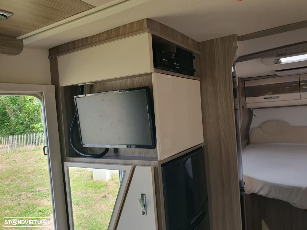 Autostar Passion P730LC cama central e basculante - 9
