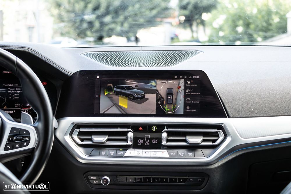 BMW 330 e Pack Desportivo M Pro Auto - 47