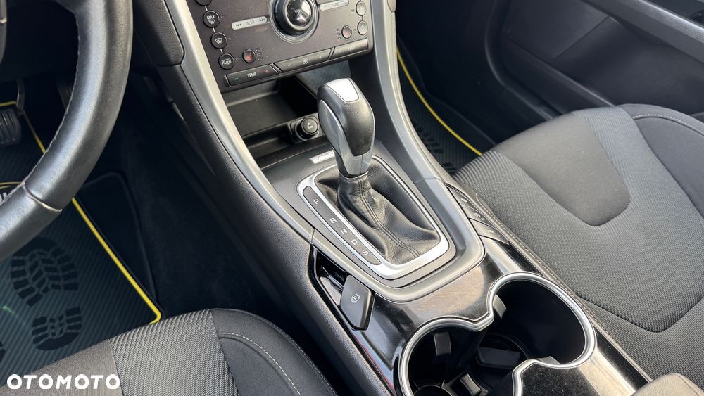 Ford Mondeo Turnier 2.0 TDCi Start-Stopp PowerShift-Aut Titanium - 31