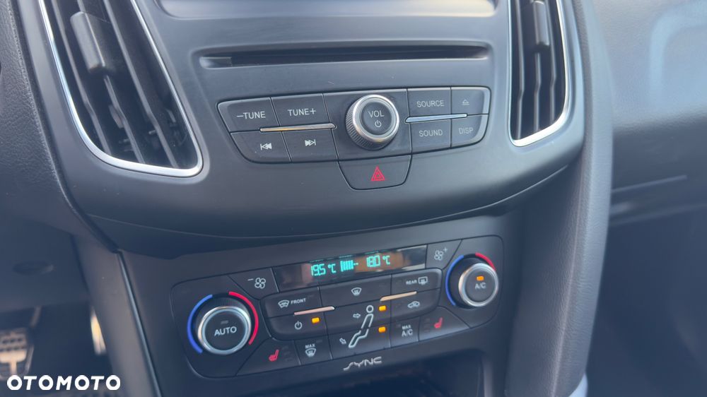 Ford Focus 2.0 EcoBoost ST mit Leder-Sport-Paket - 24