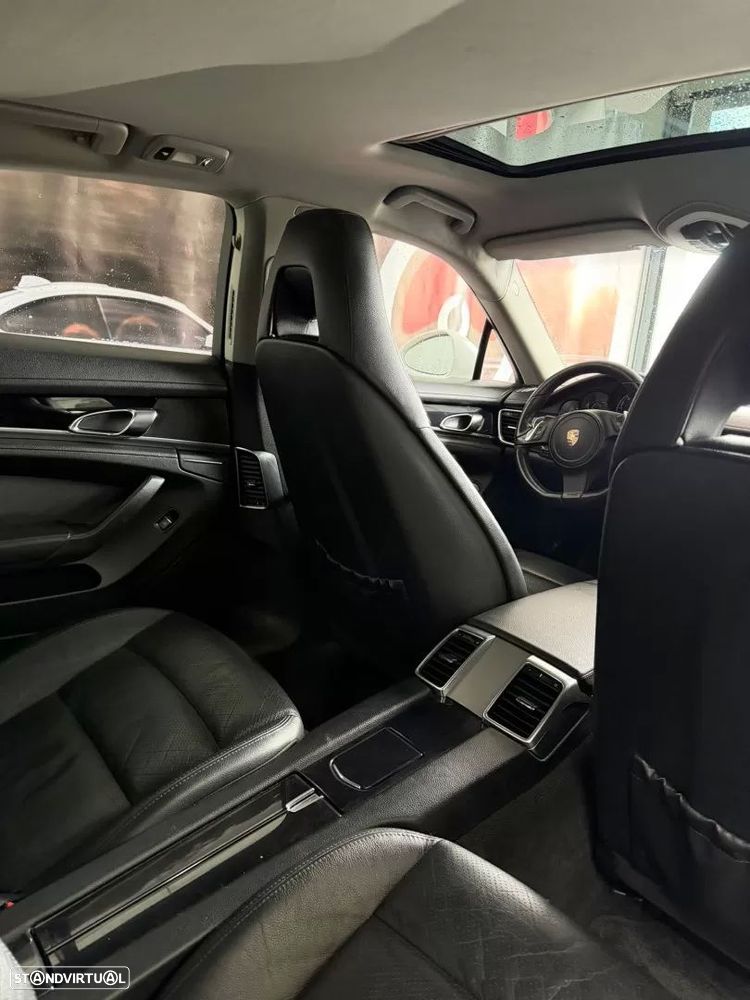 Porsche Panamera Platinum Edition - 12