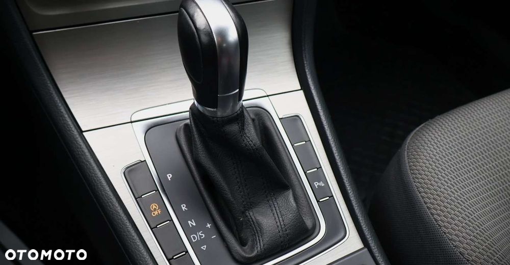 Volkswagen Golf - 24