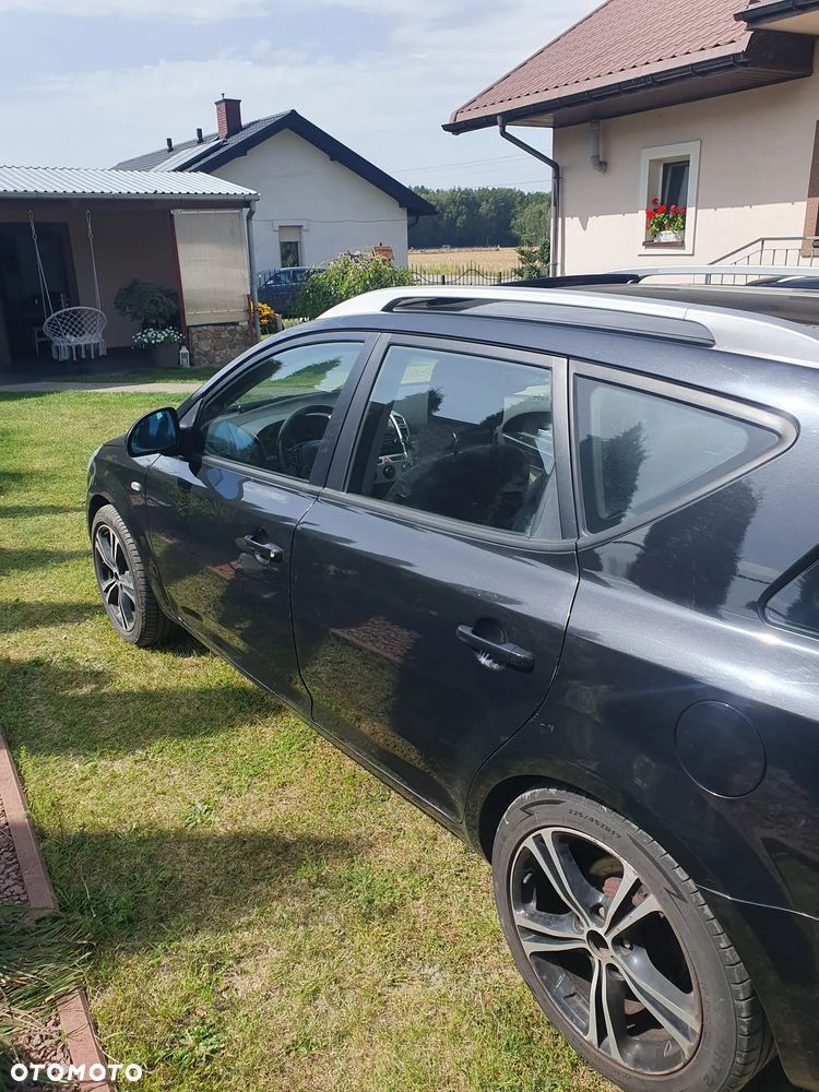 Kia Ceed 1.6 Crdi Comfort - 1