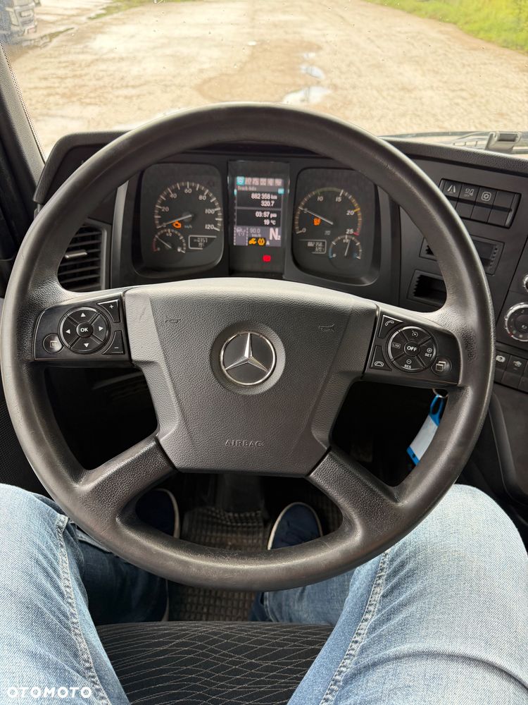 Mercedes-Benz Arocs - 19