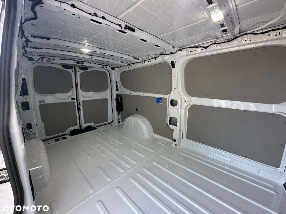 Volkswagen Transporter Transporter Furgon silnik: 2,0 l TDI 150 KM / skrzynia biegów: 6-biegowa manualna rozstaw osi: 3500 mm - 20