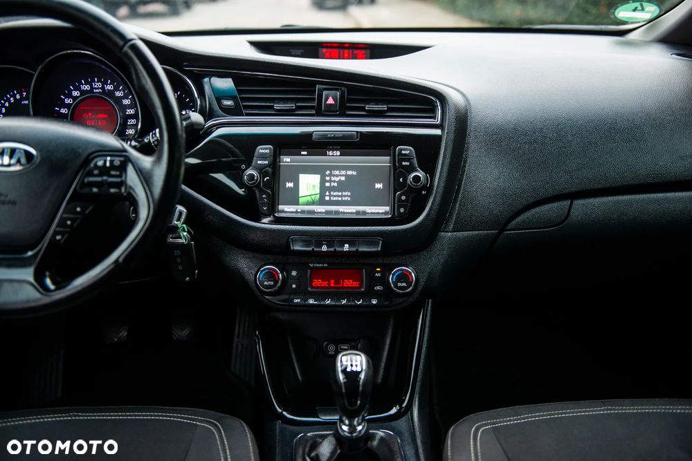 Kia Ceed 1.6 GDI ISG Vision - 34
