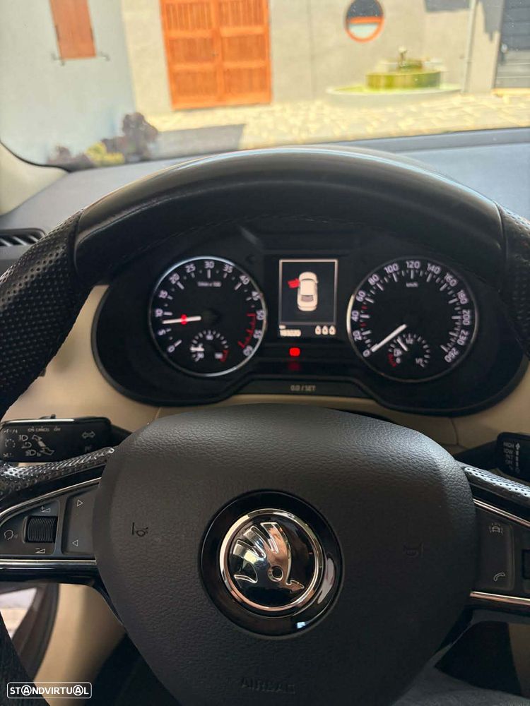 Skoda Octavia 1.6 TDI Style DSG - 2