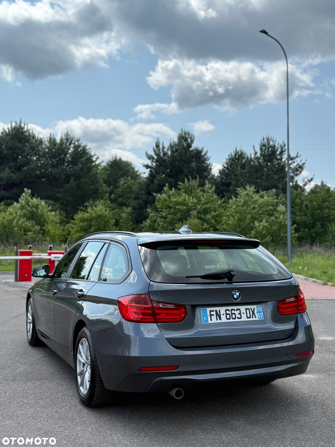 BMW Seria 3 318d Touring - 6