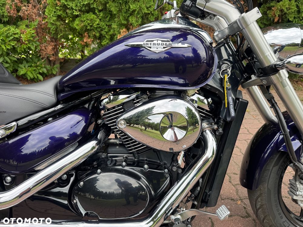 Suzuki Intruder - 8
