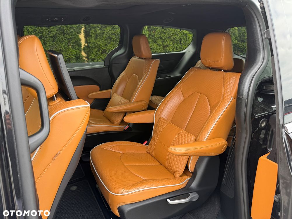 Chrysler Pacifica - 27