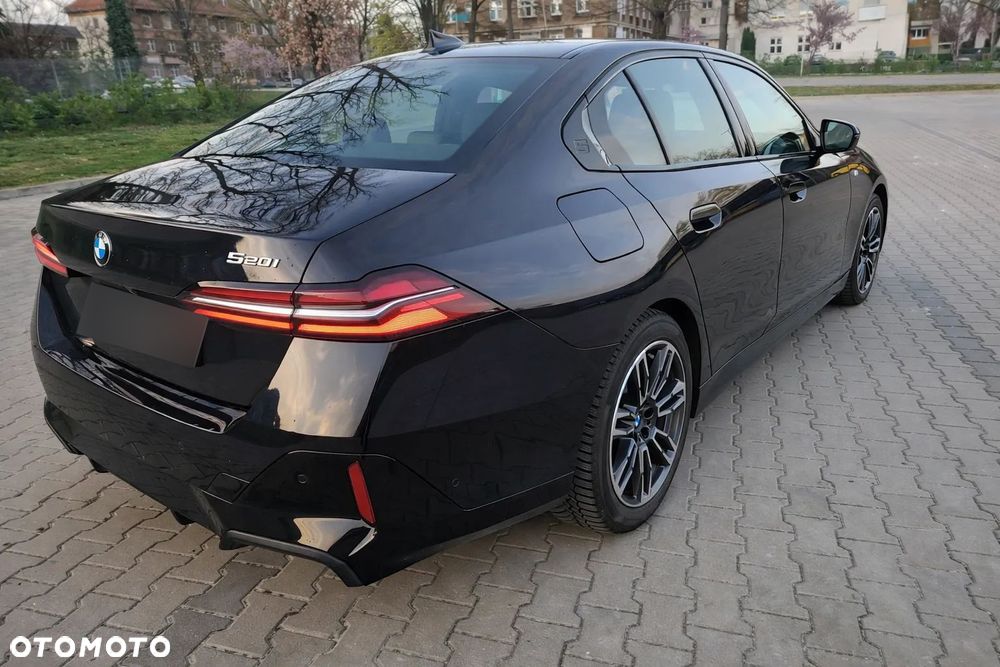BMW Seria 5 520i mHEV - 2