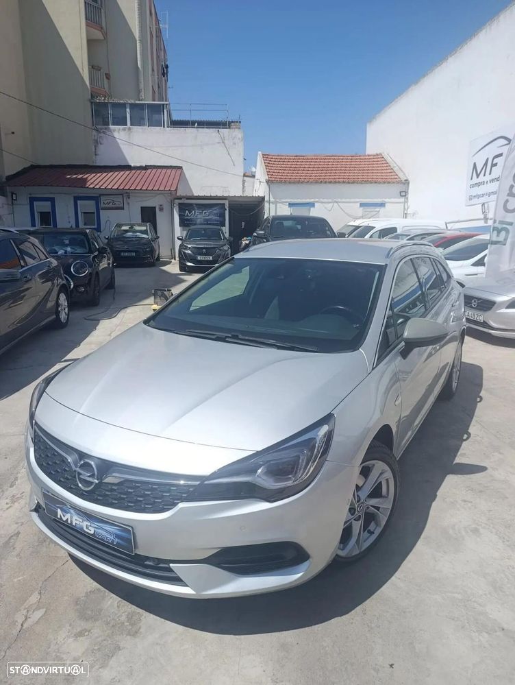 Opel Astra Sports Tourer - 1