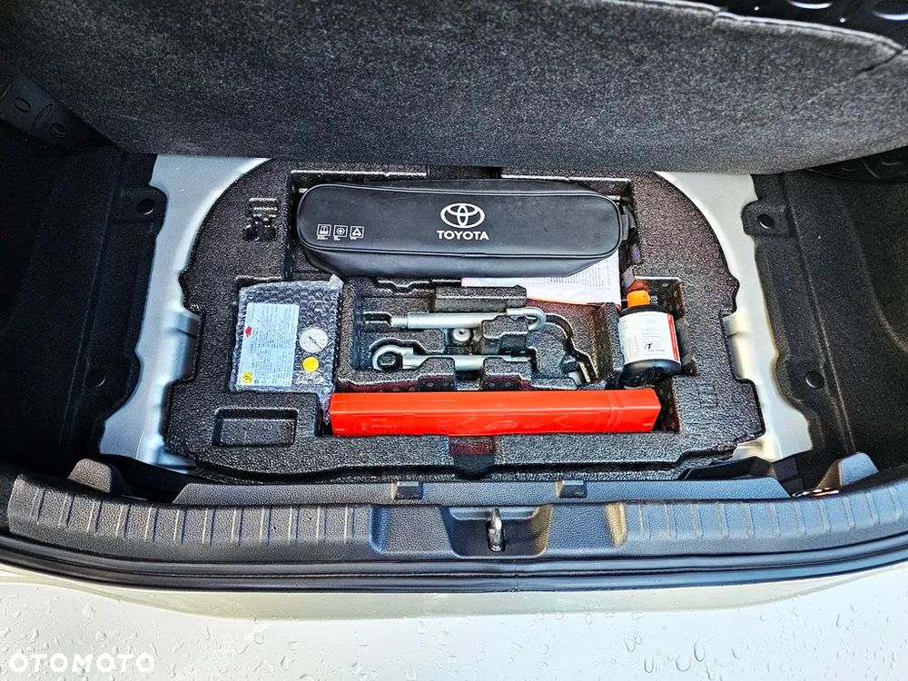 Toyota Corolla 1.8 Hybrid Selection - 26