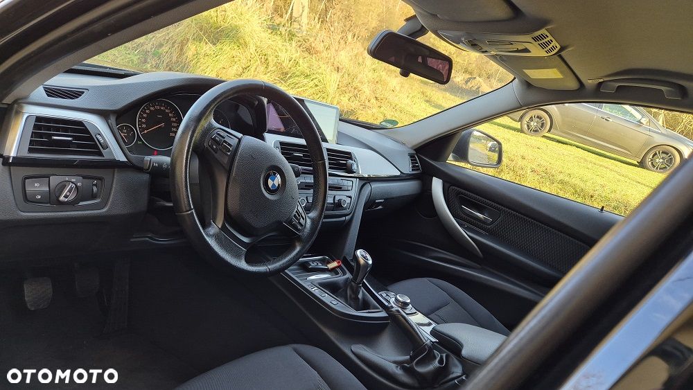 BMW Seria 3 318d - 7