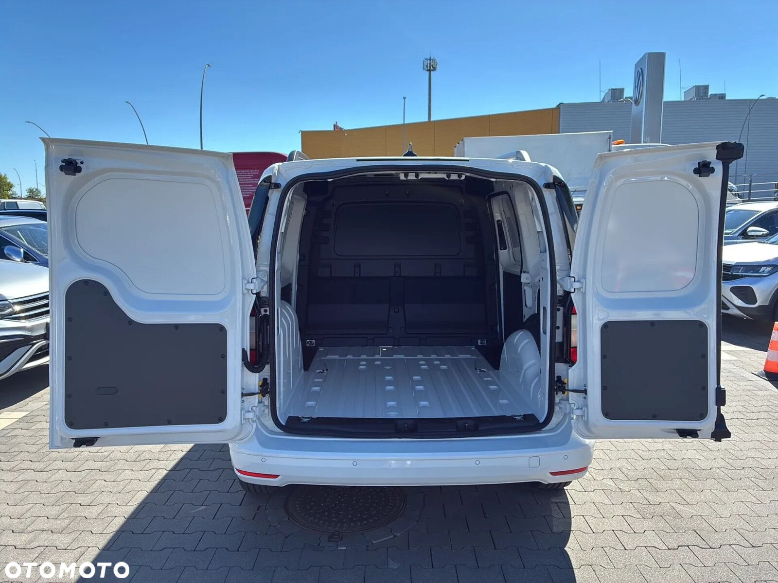 Volkswagen Caddy Cargo BENZYNA 1.5 TSI 114KM - 10