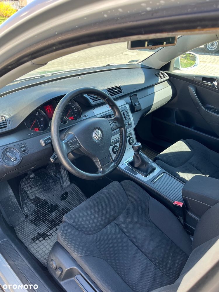 Volkswagen Passat - 8