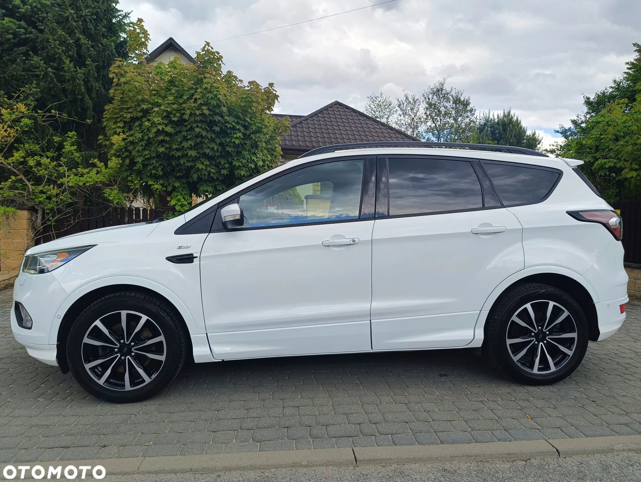 Ford Kuga 2.0 TDCi 2x4 Titanium - 3