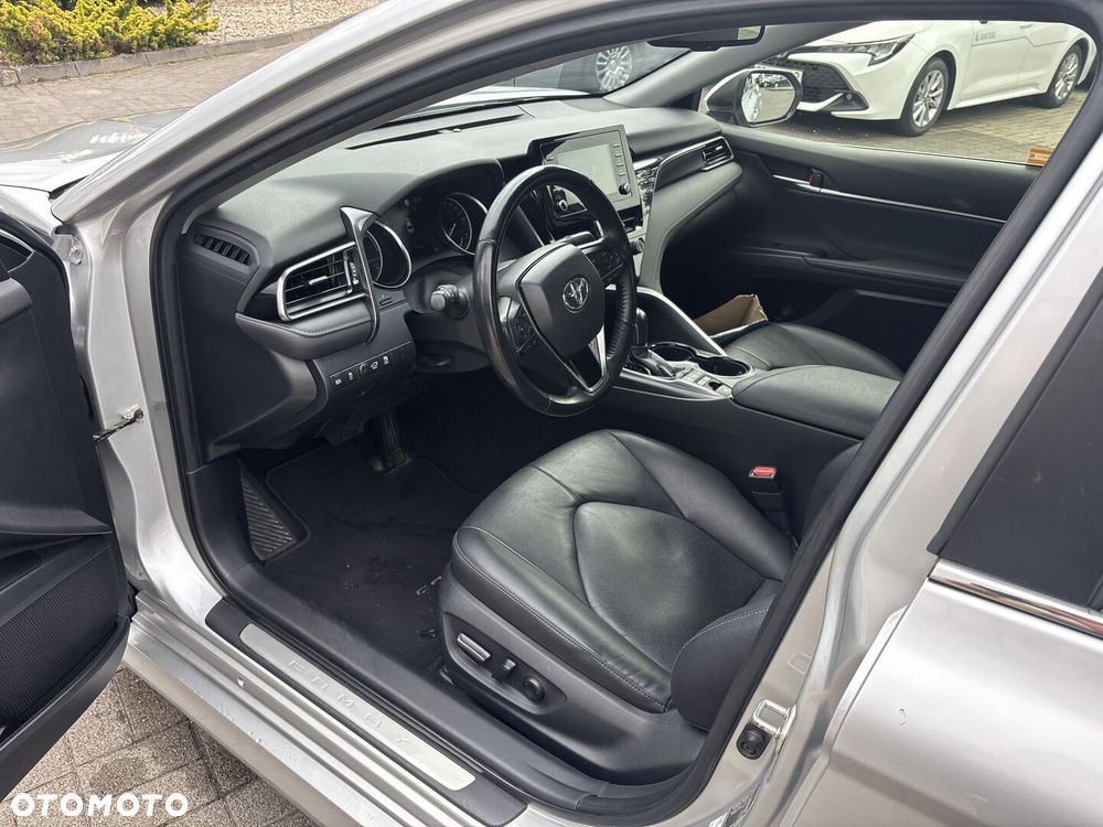 Toyota Camry 2.5 Hybrid Comfort CVT - 17
