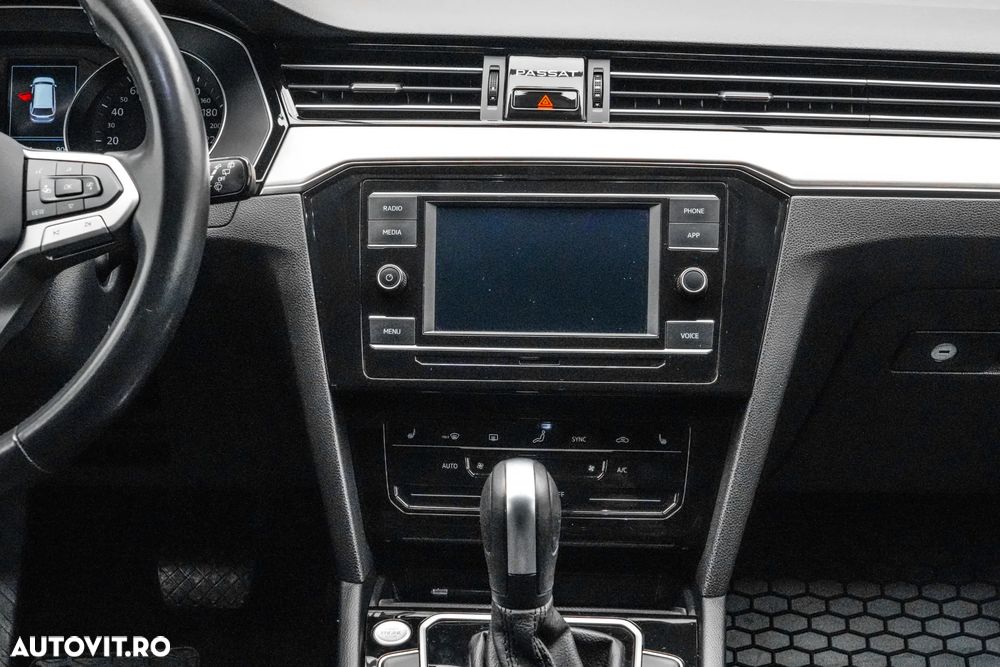 Volkswagen Passat 2.0 TDI DSG Highline - 18