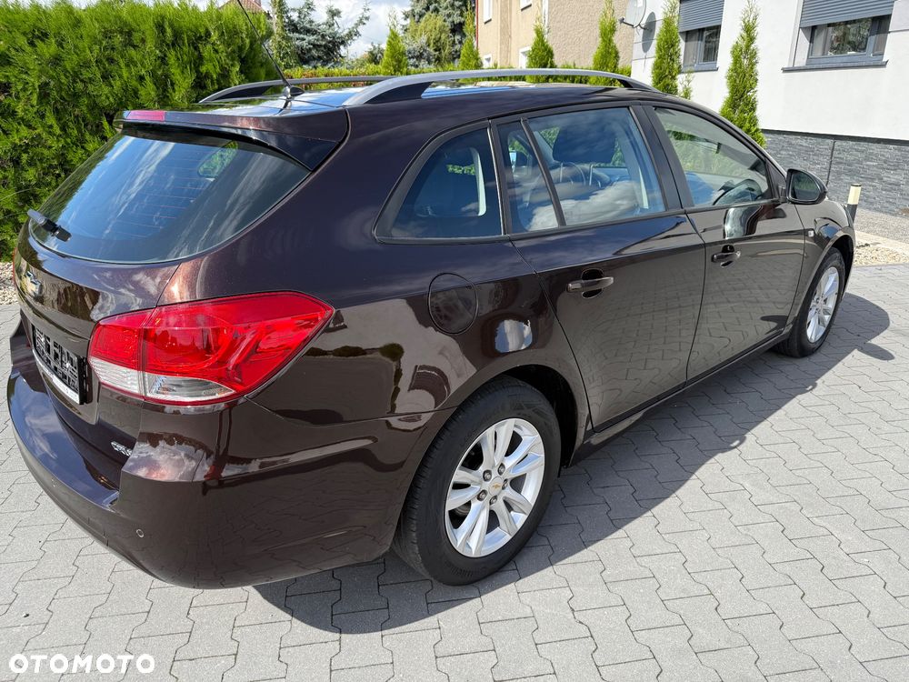 Chevrolet Cruze 1.6 LS+ - 4