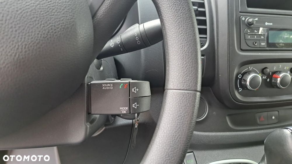 Renault Trafic - 25