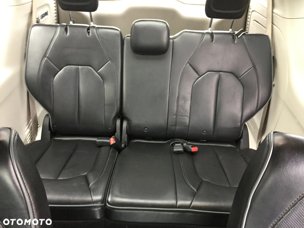 Chrysler Pacifica - 27